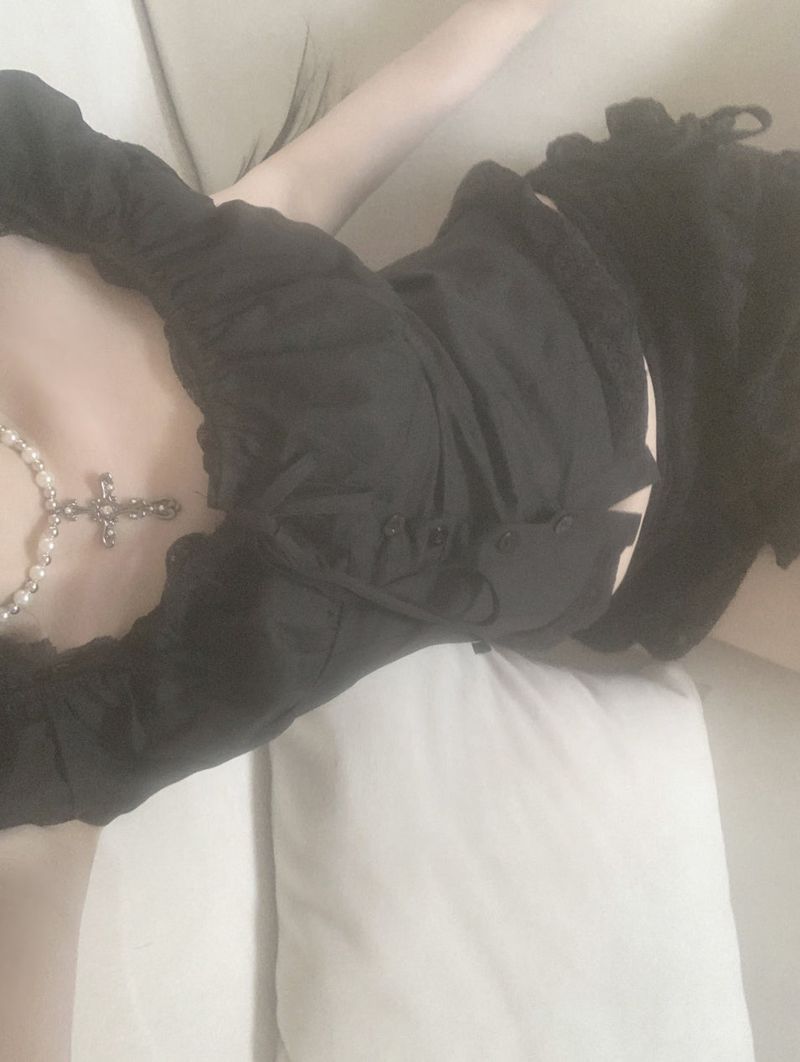 Yuka lace flare black blouse