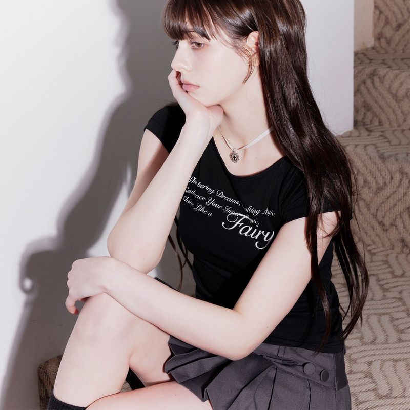 Whisper Lettering Tee (BLACK)