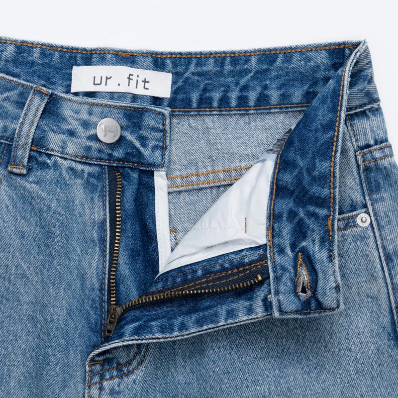 FLOWER EMBROIDERED LIGHT BLUE DENIM PANTS code 18103