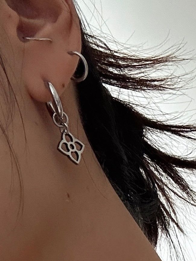flower pattern earring