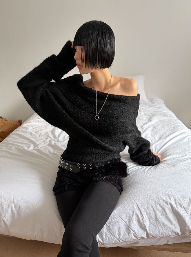 (WOOL) BOUCLE OFF-SHOULDER KNIT