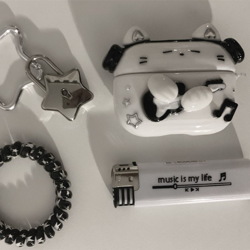 【MADE】 Rockstar Cat AirPods Case-black