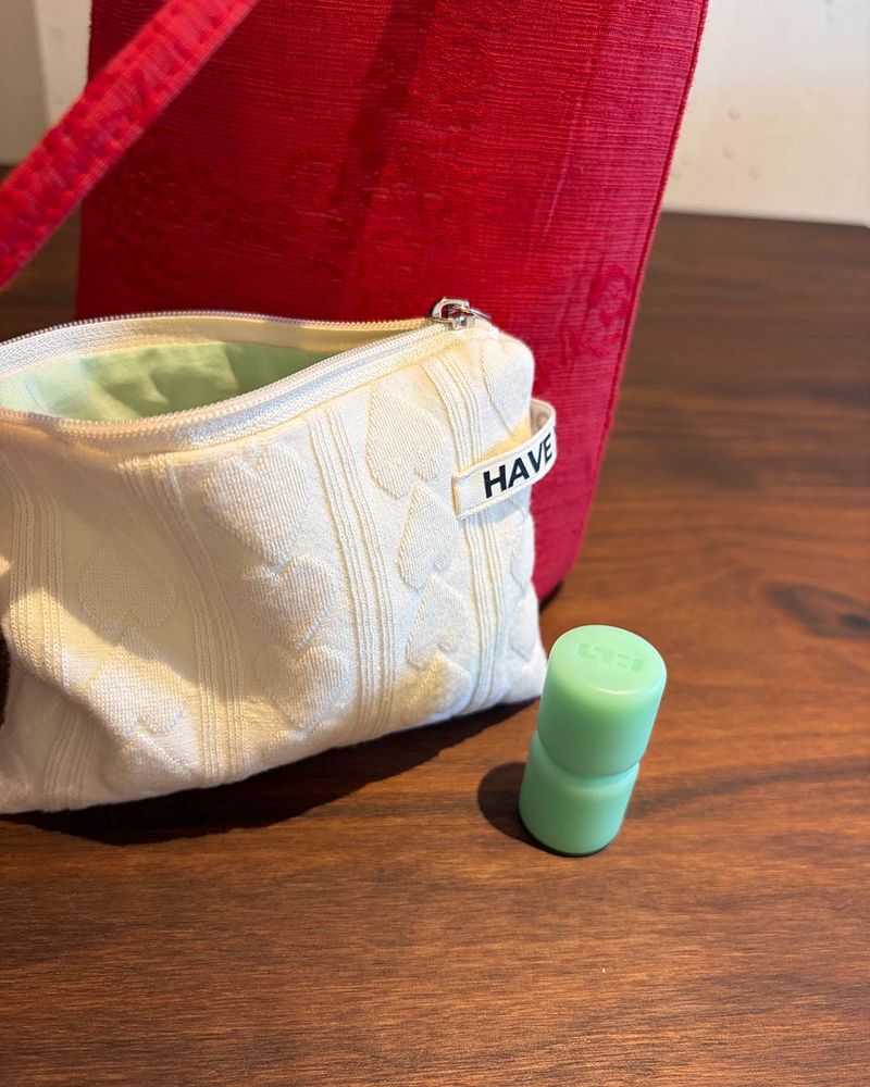Love embo flat pouch - ivory , M size