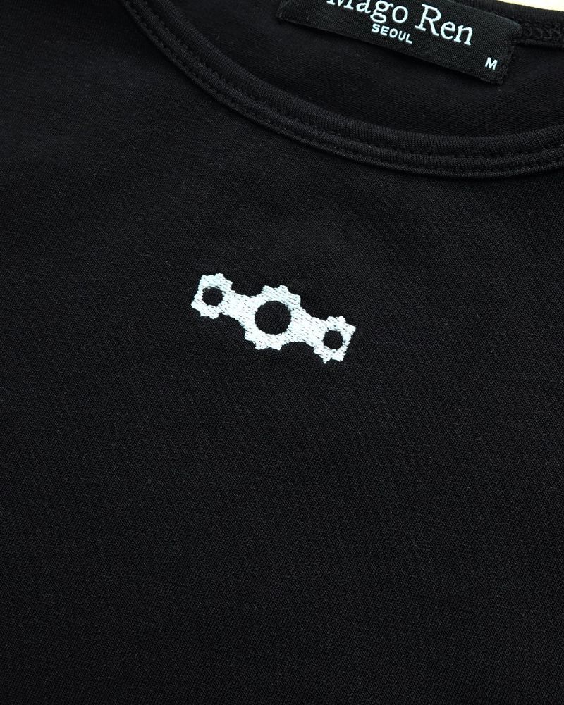 Triclipse Embroidered Sleeveless Black
