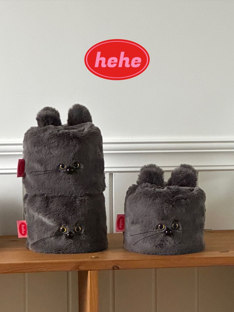 Gray pepe Tissue Case