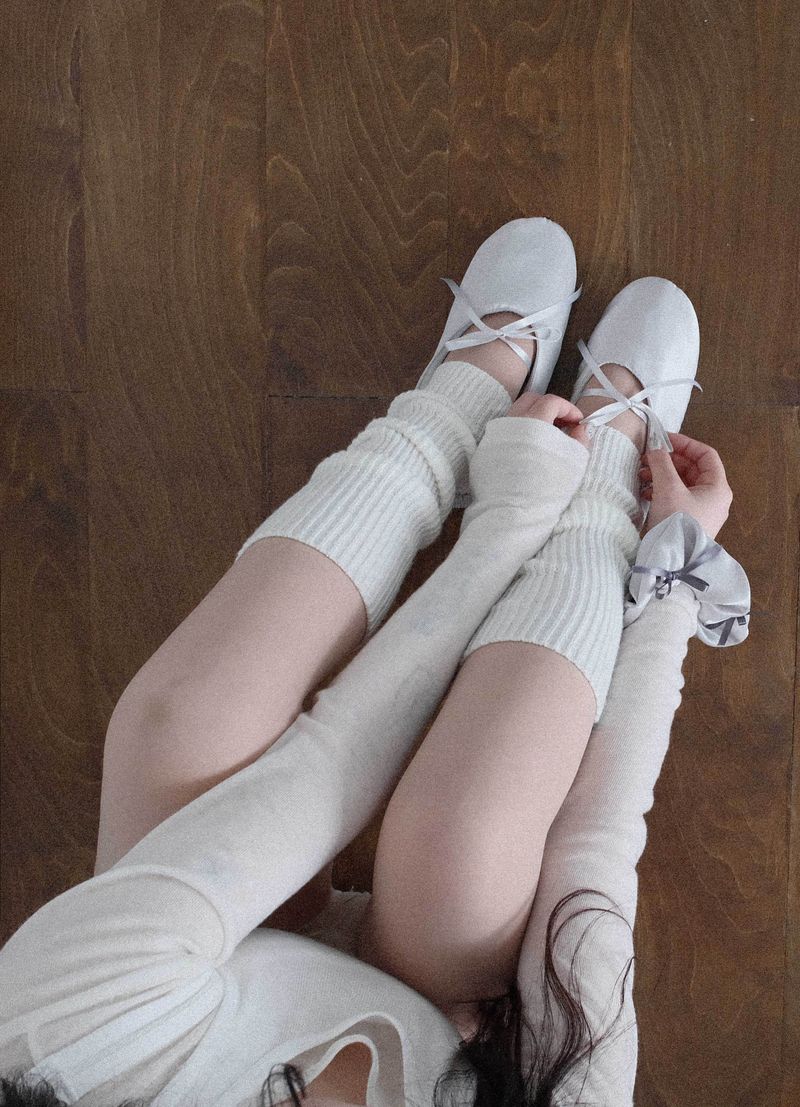 46month（フォーティーシックスマンス）の「SIVER RIBBON ROOM SHOES（Interior）」