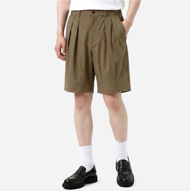 UNDEROFF（アンダーオフ）の「Nylon Stretch Double-Pleat Shorts Beige（Pants）」