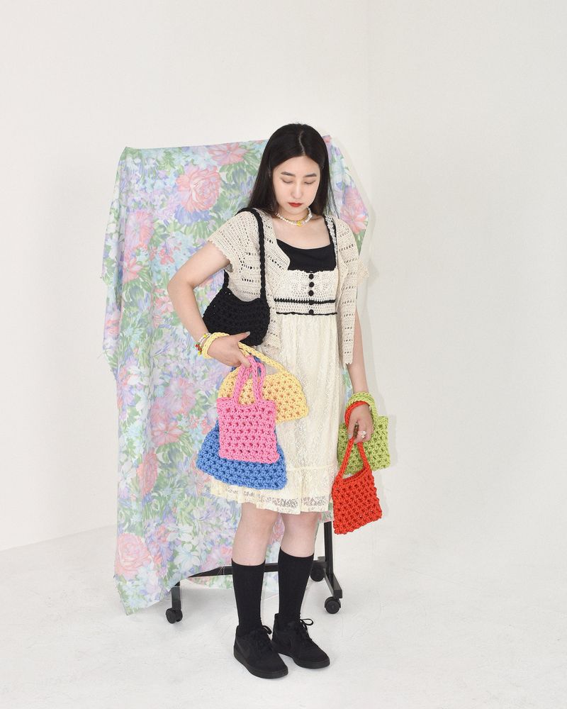 fruit net hobo bag (black)