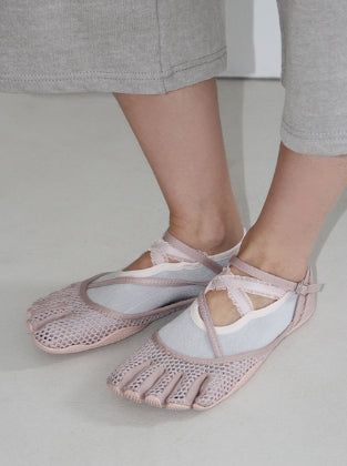 STRAP NON-SLIP TOE SOCKS