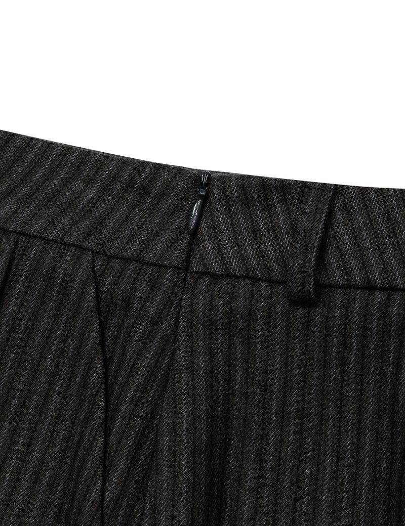 STRIPE PLEATED PANTS(CHARCOAL)