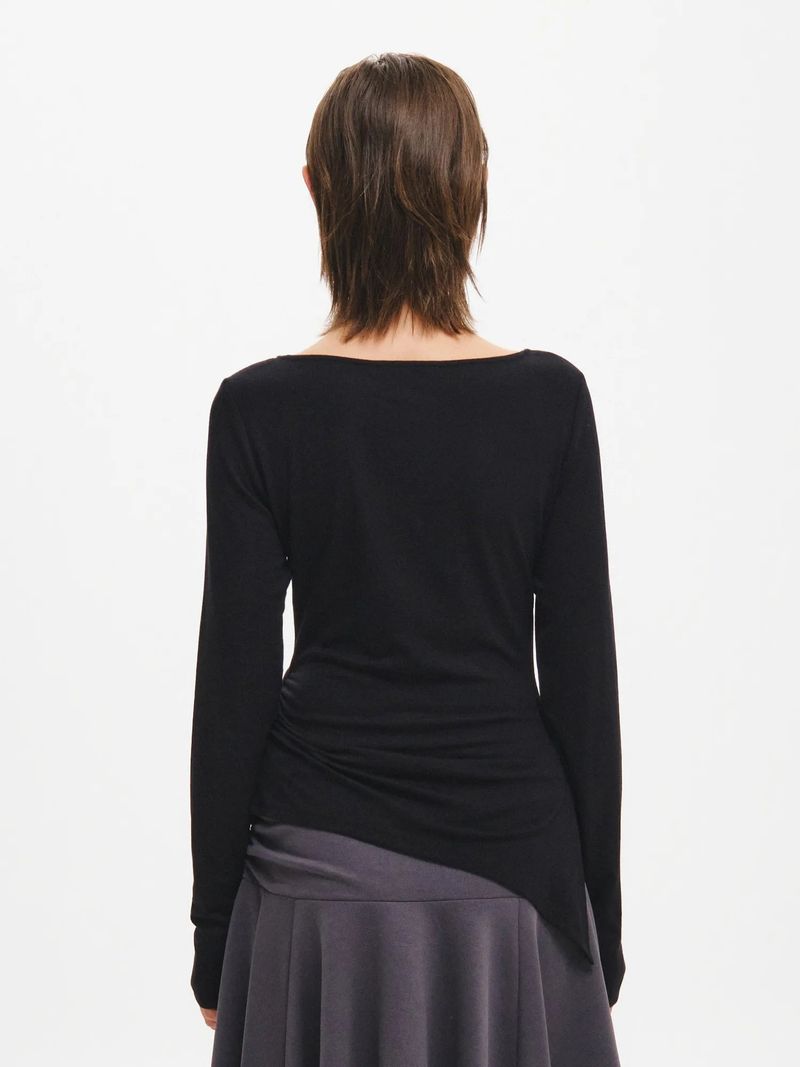 WOMAN DRAPE PIERCING T-SHIRT