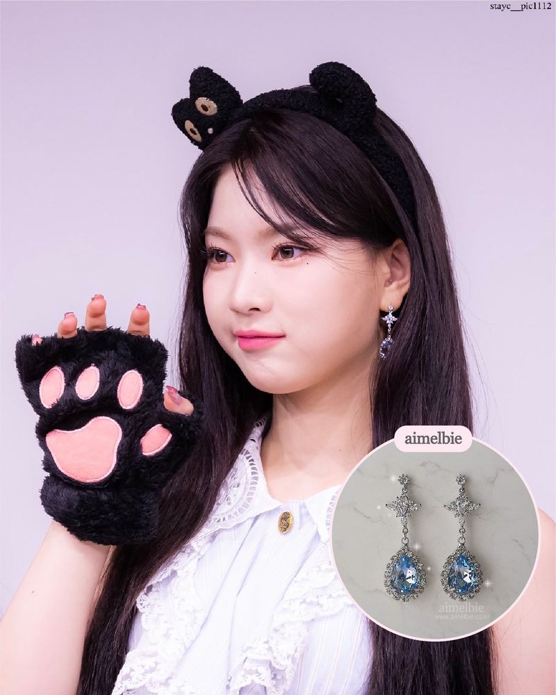 Romantic Queen Earring - Light Sapphire