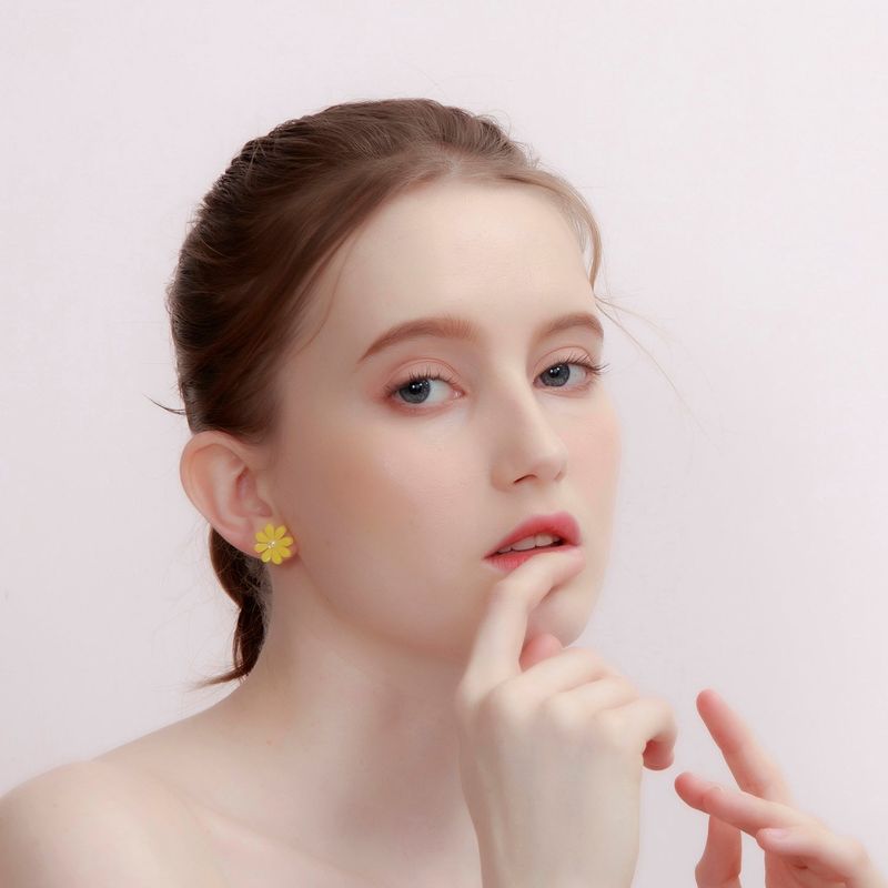 Daisy - yellow