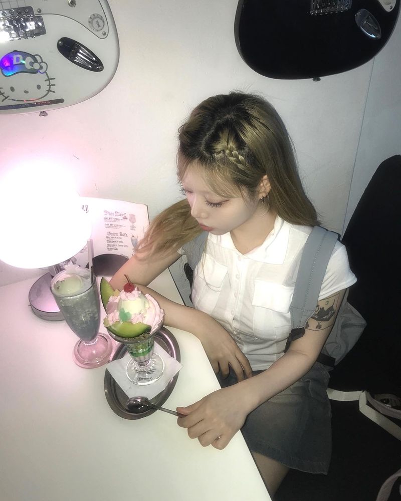 Colouring pocket collar t-shirt
