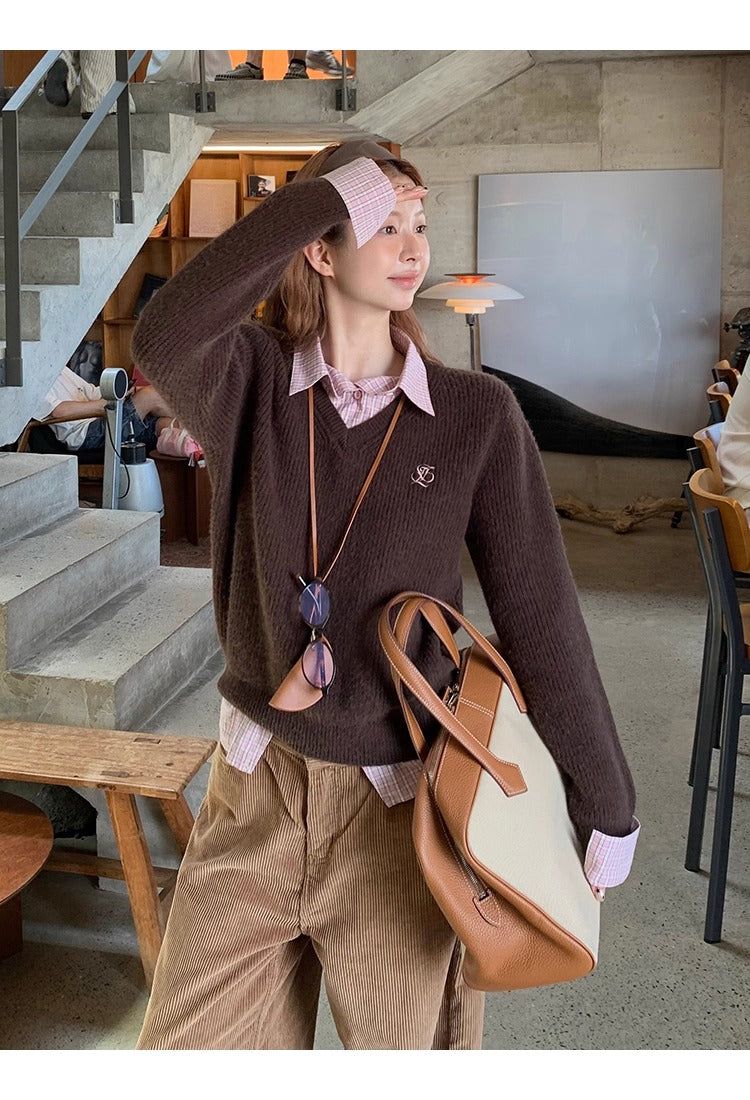 Pink checkered two-piece V-neck brown knitwear