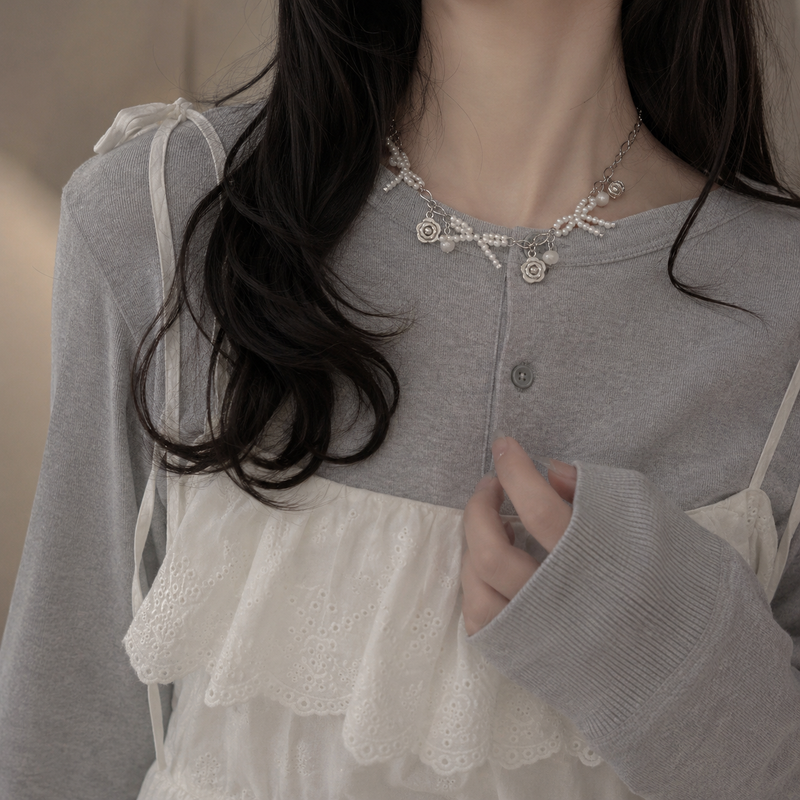 White rose necklace