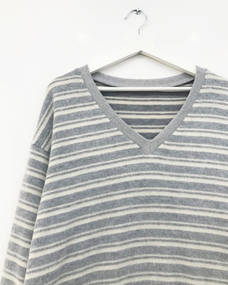 Bach Stripe V Sweatshirt (3color)