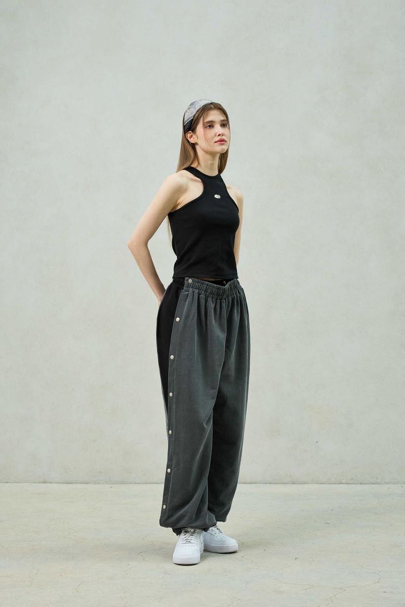 POPPY SLEEVELESS TOP / BLACK