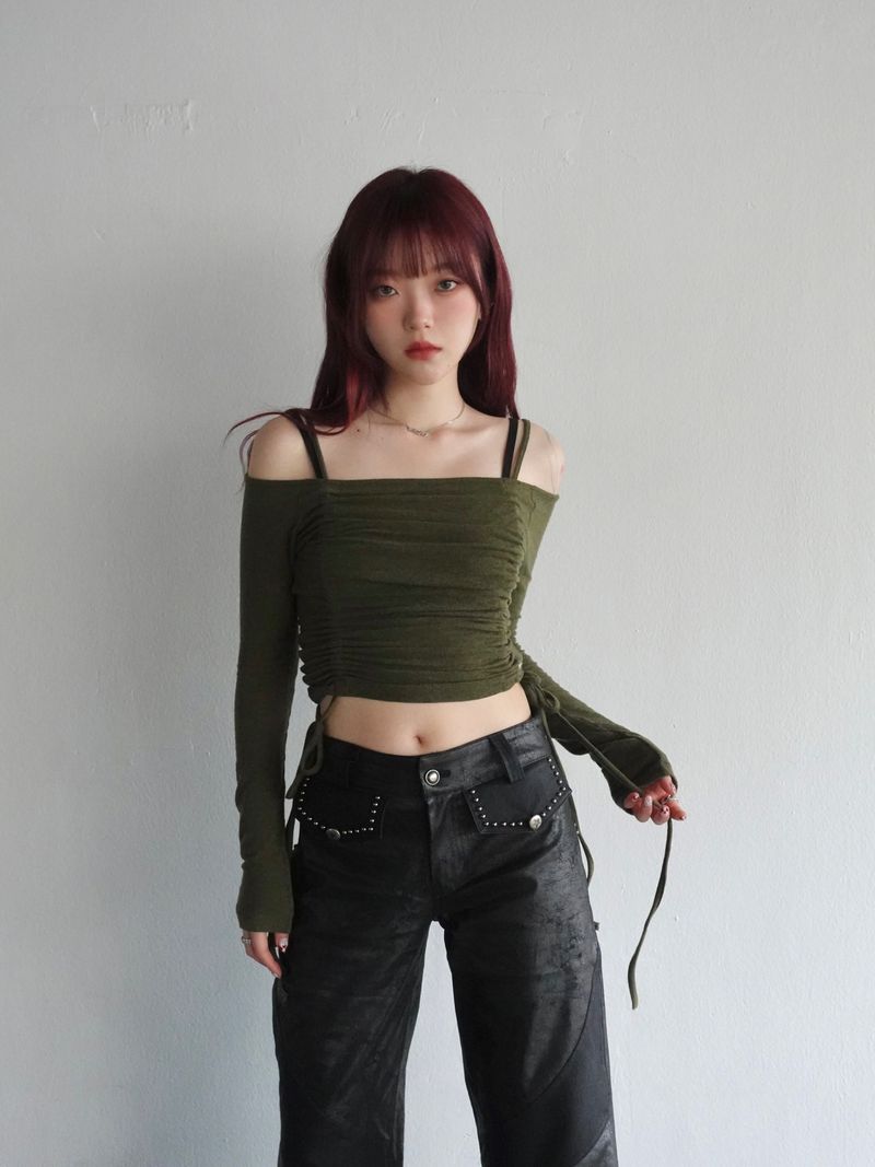 CHERRYQUIRI(チェリーキュリー)の「SHIRRING TOP (KHAKI)(Tops)」