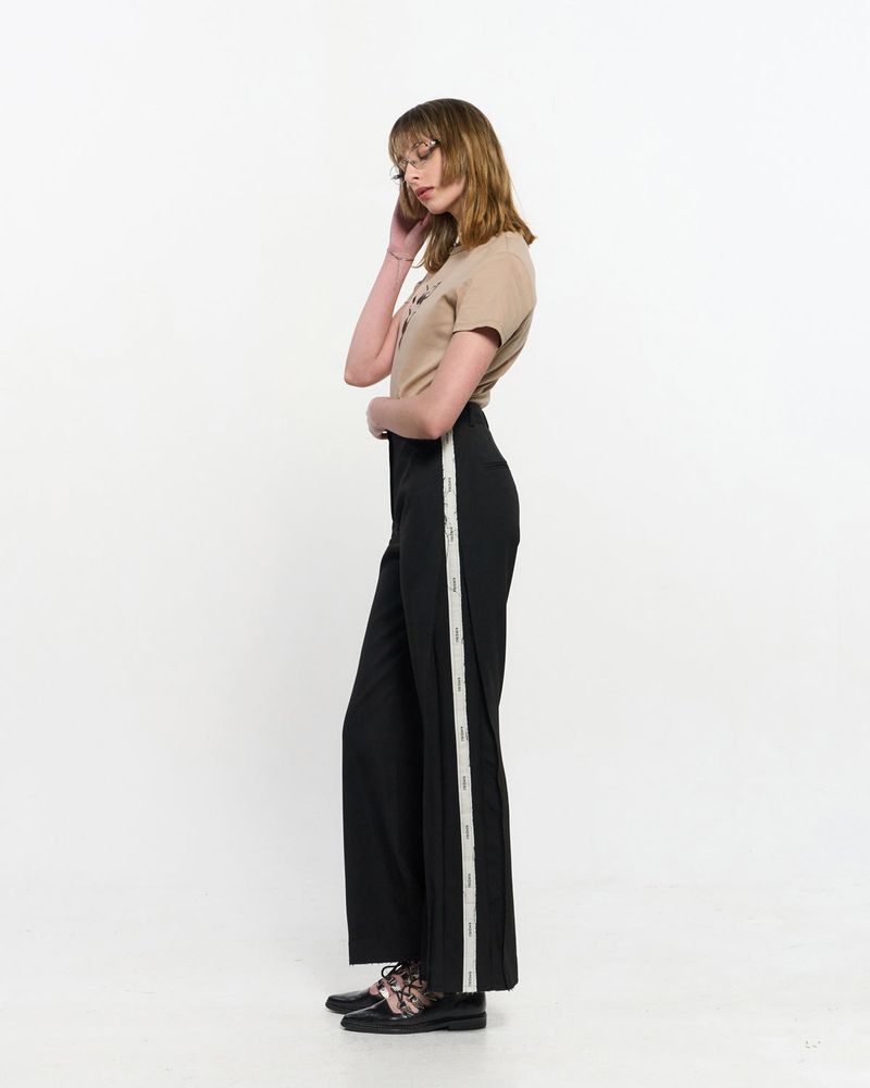 Pleated Logo-Tape Trousers _ BLACK
