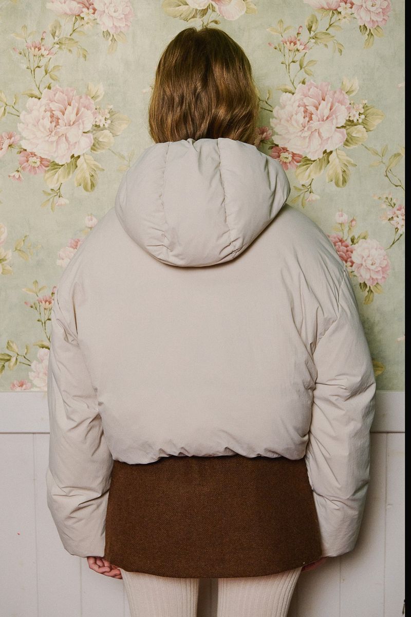 Shirring Hood Padding Jacket [Ivory]