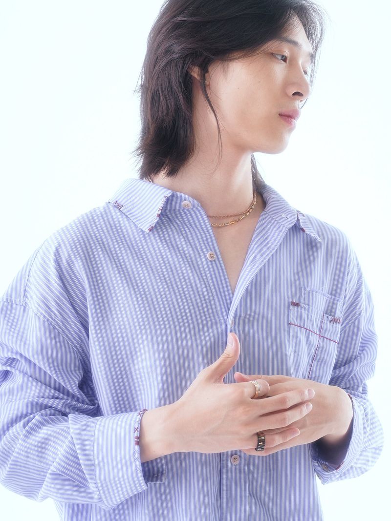 SIGNATURE BACK PATCH HAND-STITCHED CROSS PATCH POCKET STRIPED SHIRT