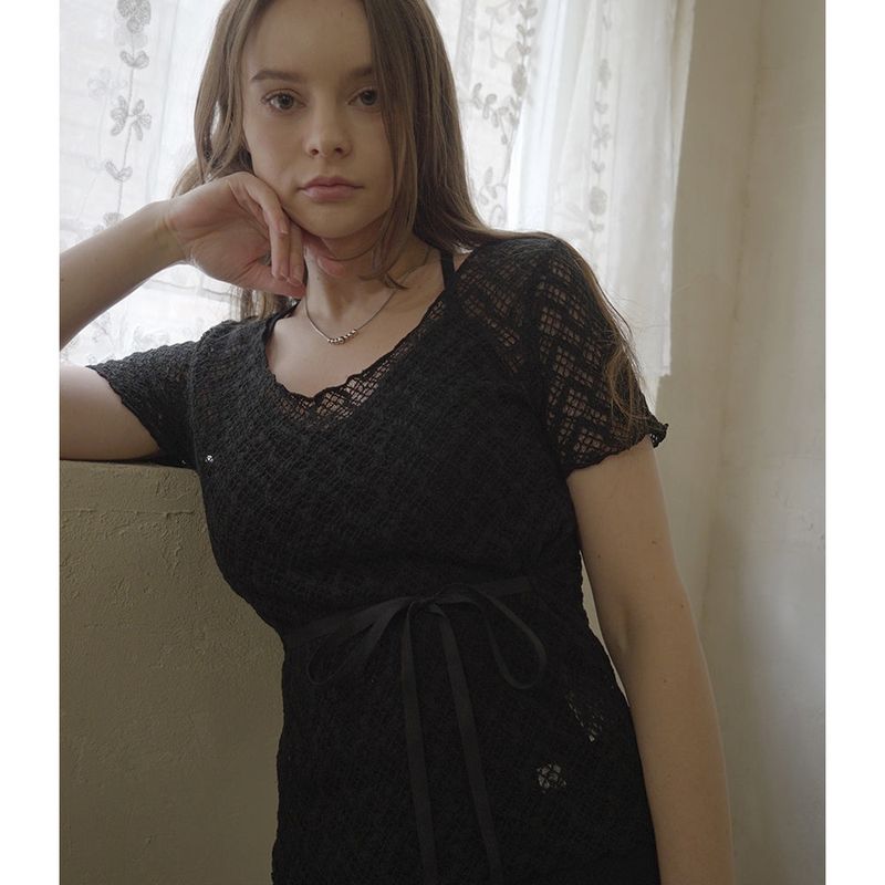 LACE RIBBON TOP-BLACK