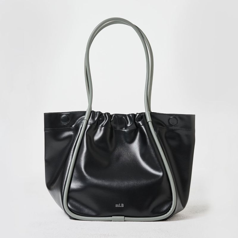 ml.B — maliblue（ml.B — マリブルー）の「RAVIOLI TOTE (BLACK)（Bags）」