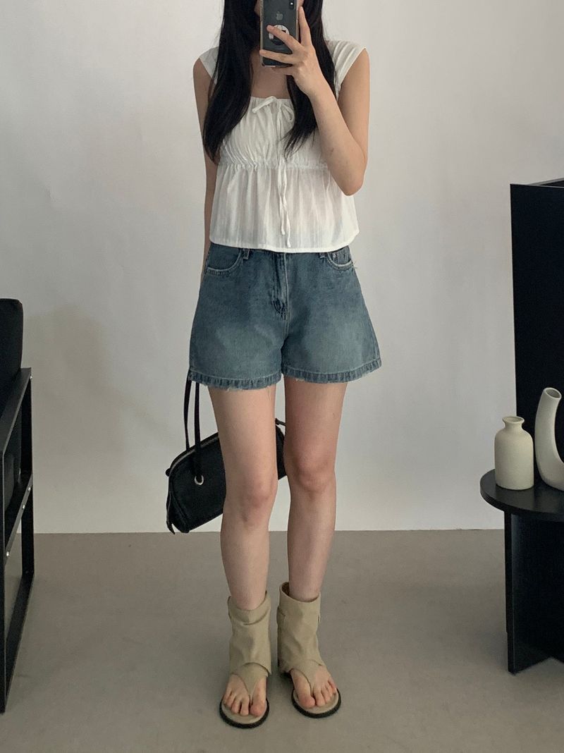 Div ribbon sleeveless blouse