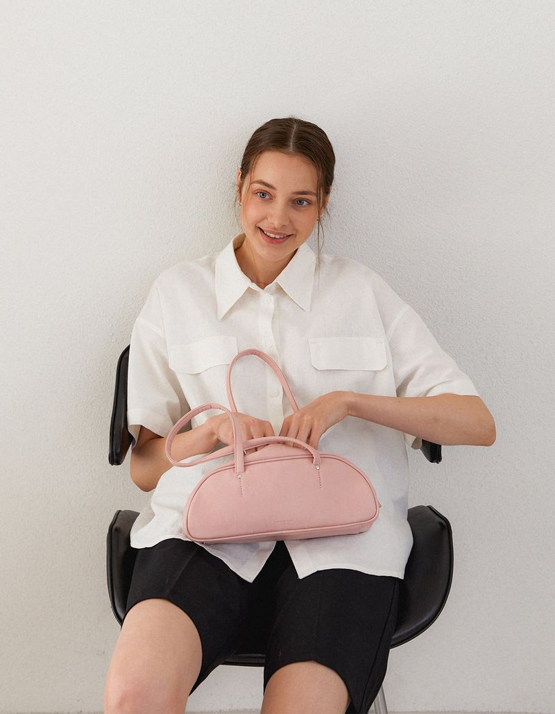 SOMEWHERE BUTTER（サムウェアーバター）の「demi baguette bag - powder pink（Bags）」