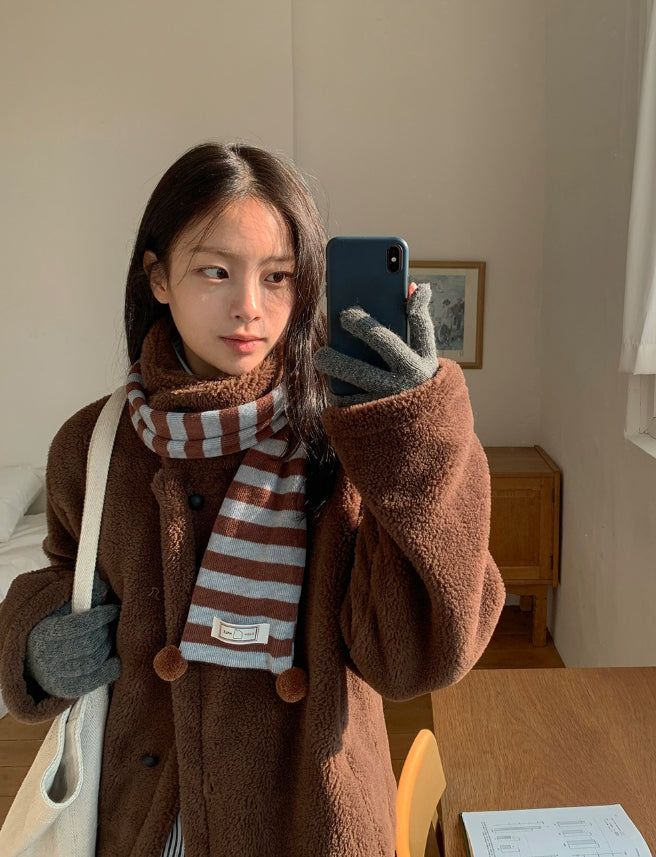 BAON（バオン）の「25FW★ [BAONHAUS] Temdi Stripe Pom-Pom Muffler（Fashion Accessories）」