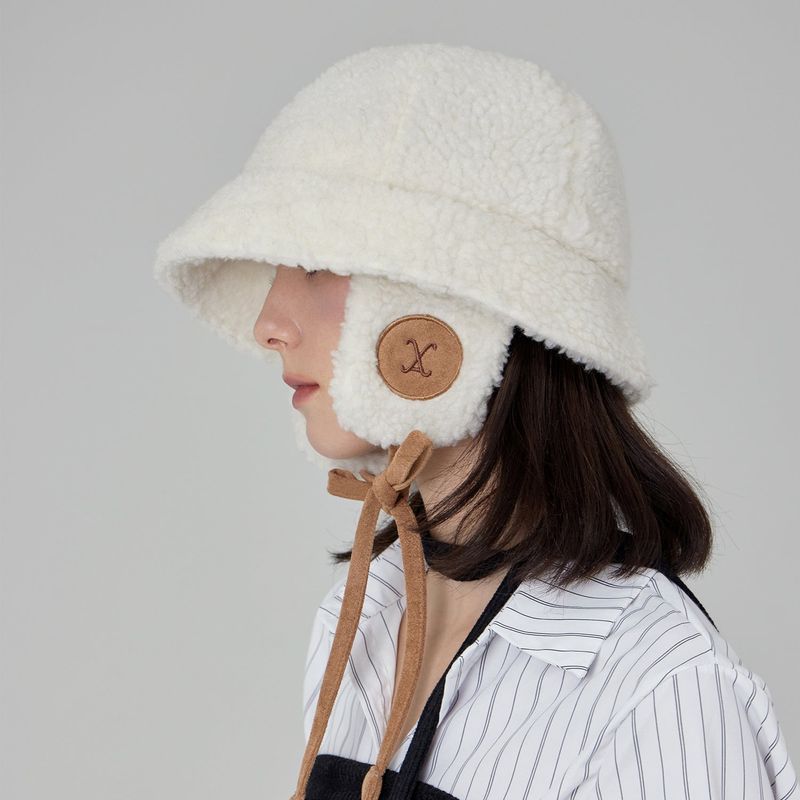 VA Curved Logo Sherpa Fur Flap Bucket Hat / Cream