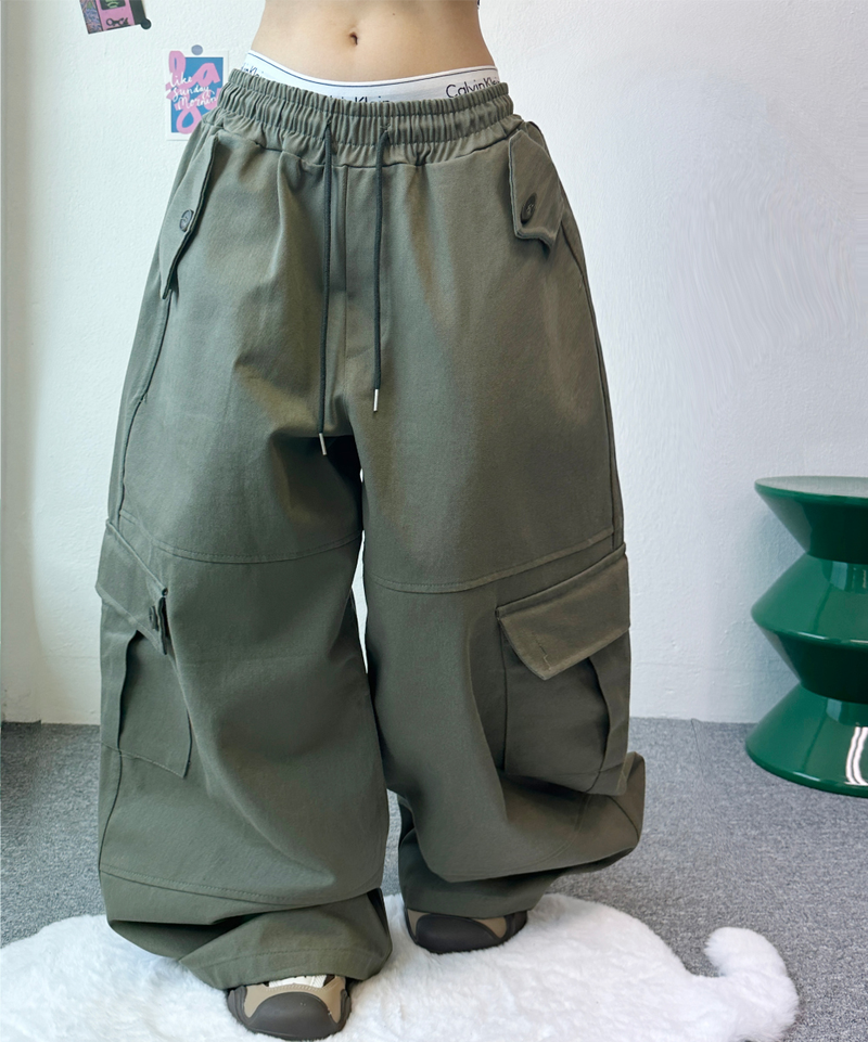 CCORTTI（コルッティ）の「オーバーヒップワイドカーゴパンツ💚🖤🩶 - 3 カラーズ（パンツ）」