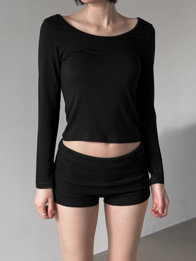 Roun Basic Deep Round Neck Tee