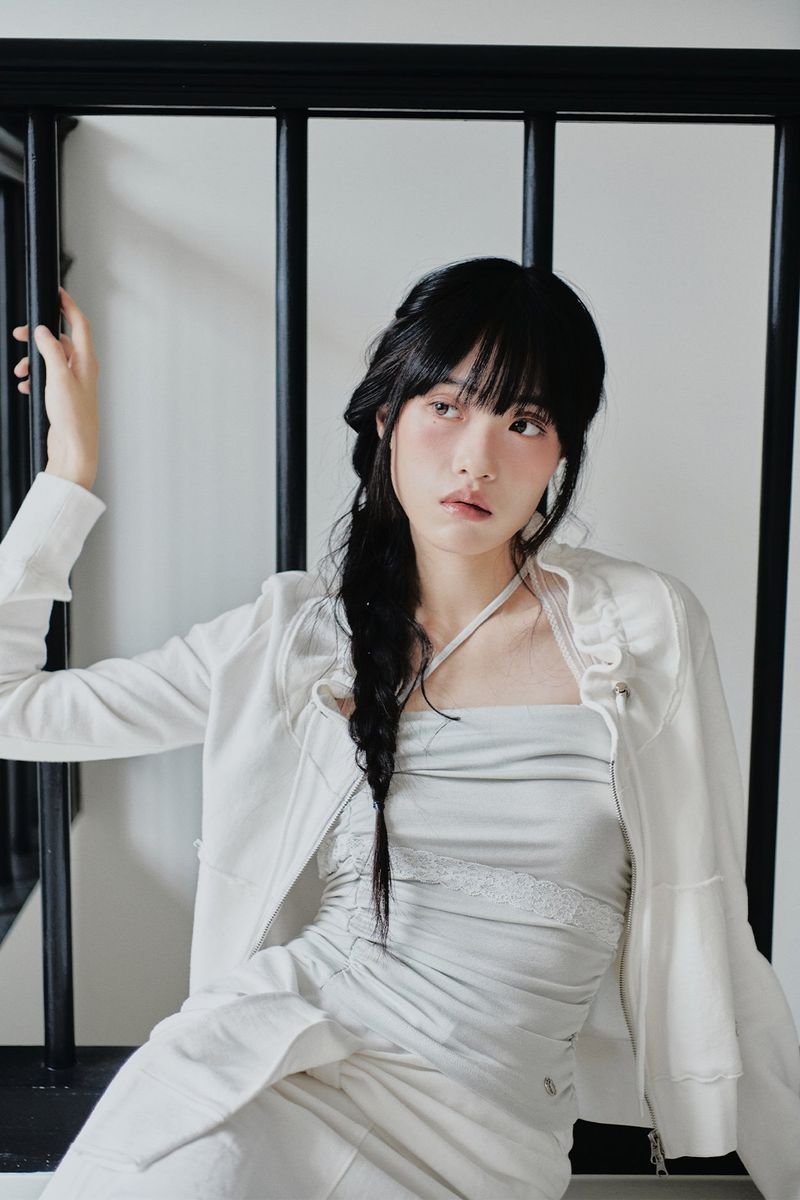 BLOOM ZIP-UP JACKET white