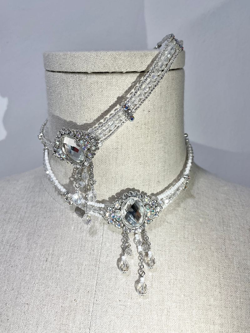 snow white choker