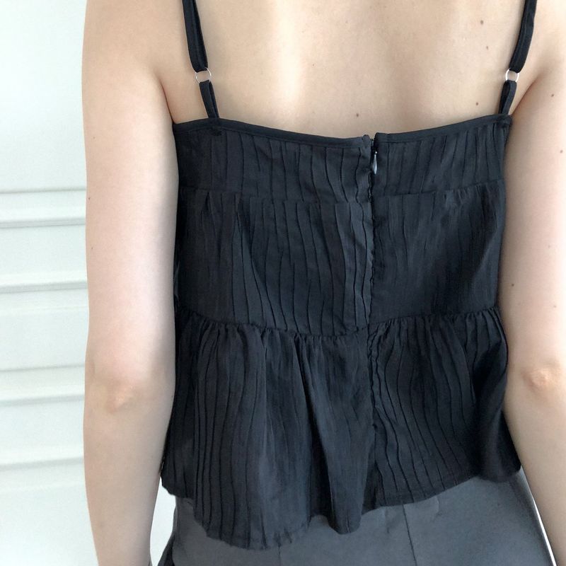 Maga sleeveless blouse (black)