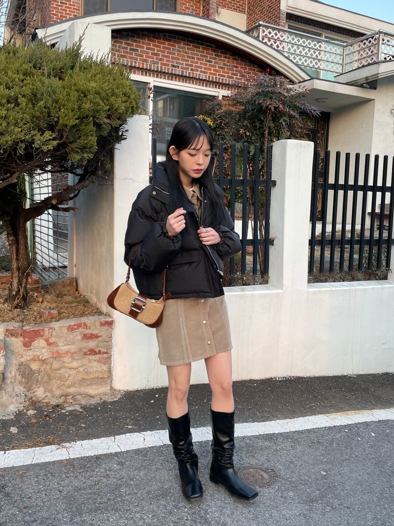 Square wrinkle middle boots 