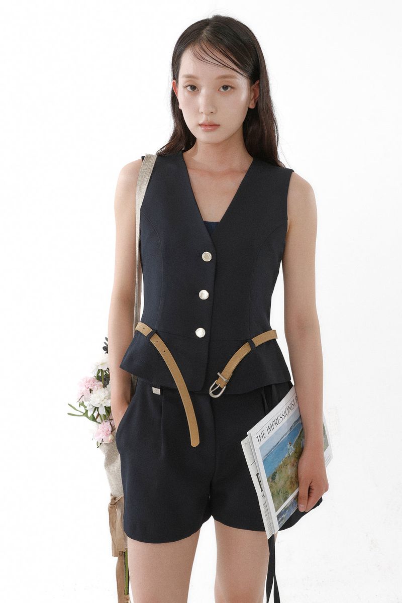 Loventina（ラヴェンティナ）の「TAILORED VEST（Tops）」