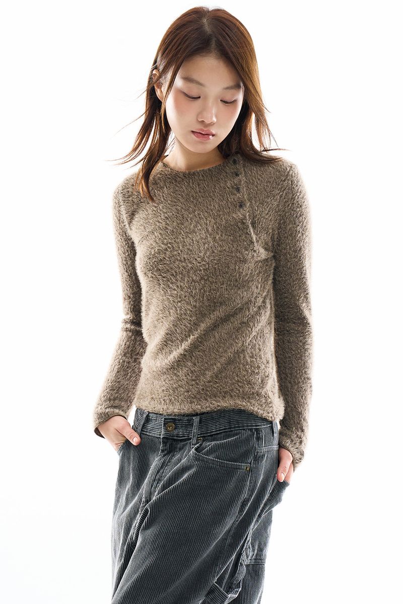 Raucohouse(ラウコハウス)の「Sol button hairy knit top(Tops)」