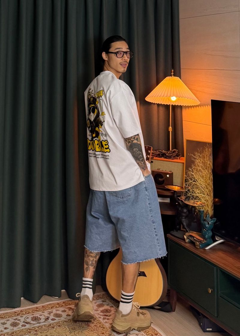 virstyle(ビルスタイル)の「Street Honeybee Short-Sleeve T 3COLOR(Tops)」