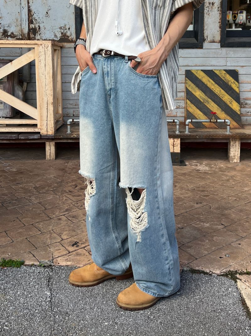 ESOO(イス)の「Frayed Distressed Denim Pants – S/M/L (2 Colors)(Pants)」