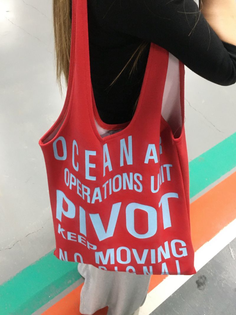 Keep Moving One-Cut Shoulder Bag (3c)