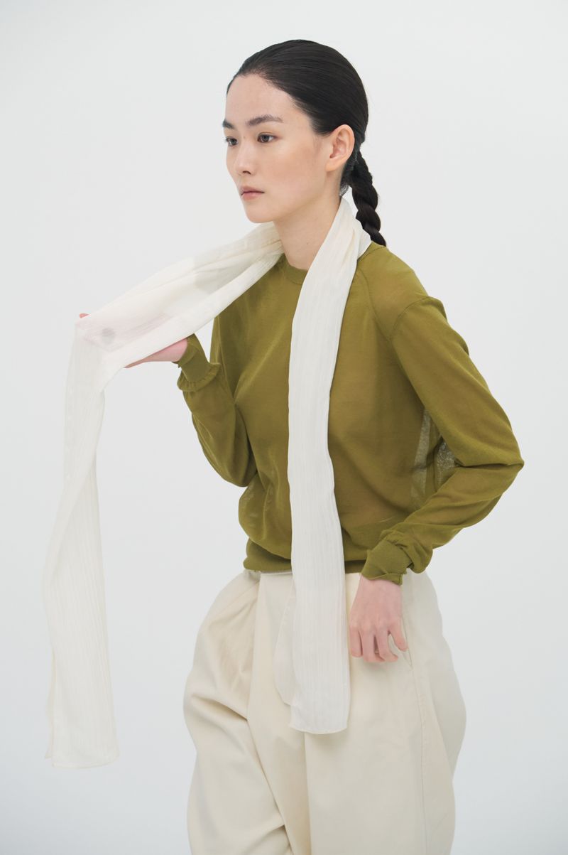 Airy pleats skin scarf_cream