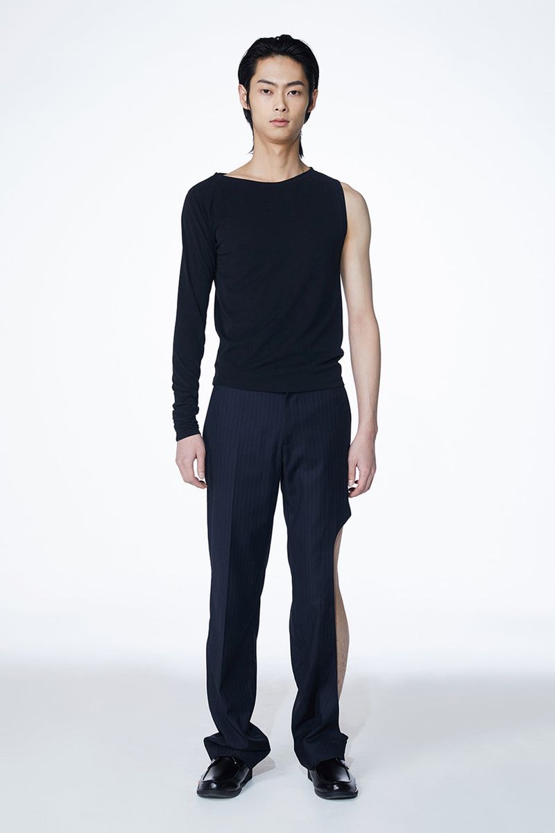 ONE SLEEVE BASIC T-SHIRT BLACK