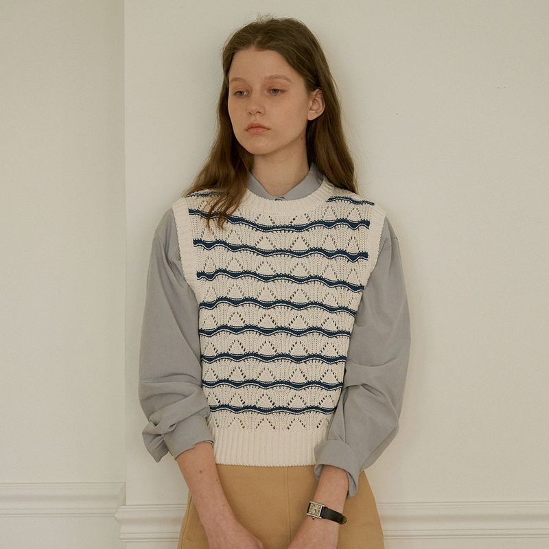 URAGO（ユラゴ）の「Wave knit vest（Tops）」