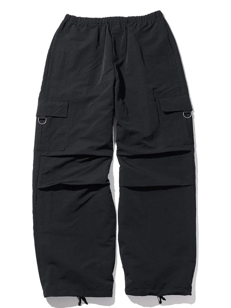 MASSNOUN（マスノウン）の「Dリングパラシュートカーゴパンツ MFITP002-BK（パンツ）」