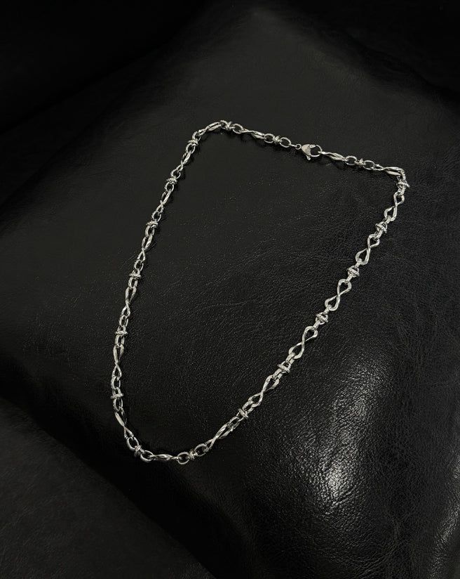 Kian Twist Chain Necklace