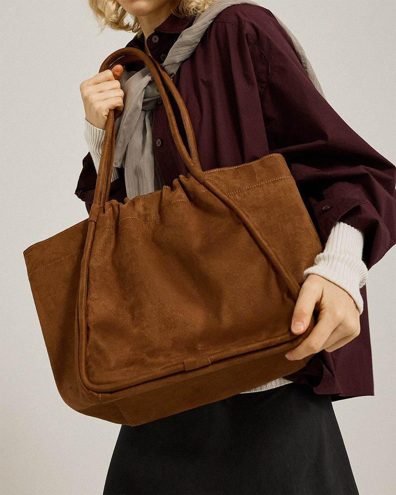 NEW - RAVIOLI TOTE (SUEDE BROWN)