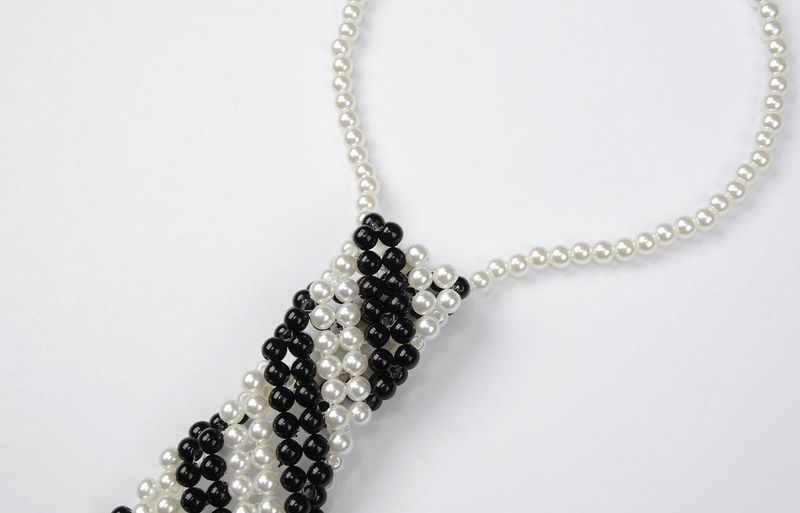 BEADED TIE NECKLACE (STRIPE)